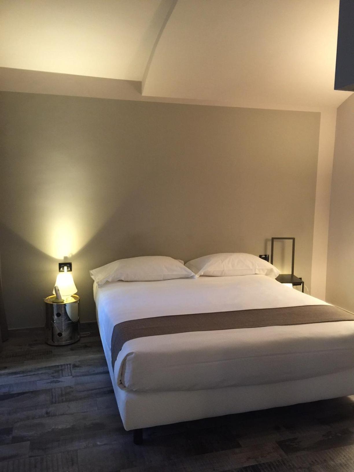 Adalesia & Coffee Hotel 3*